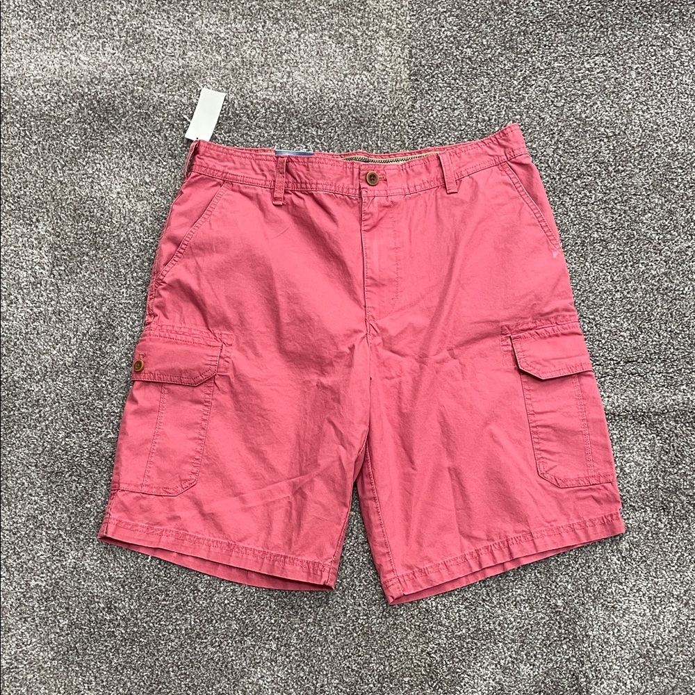 Izod Men's Pink Cargo Shorts